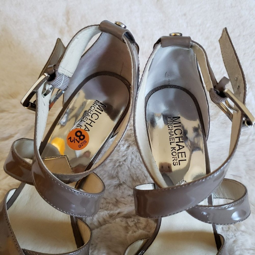 Michael Kors "Evie" Cinder Patent Leather High Heel Platform Sandal Taupe Grey - Picture 8 of 12